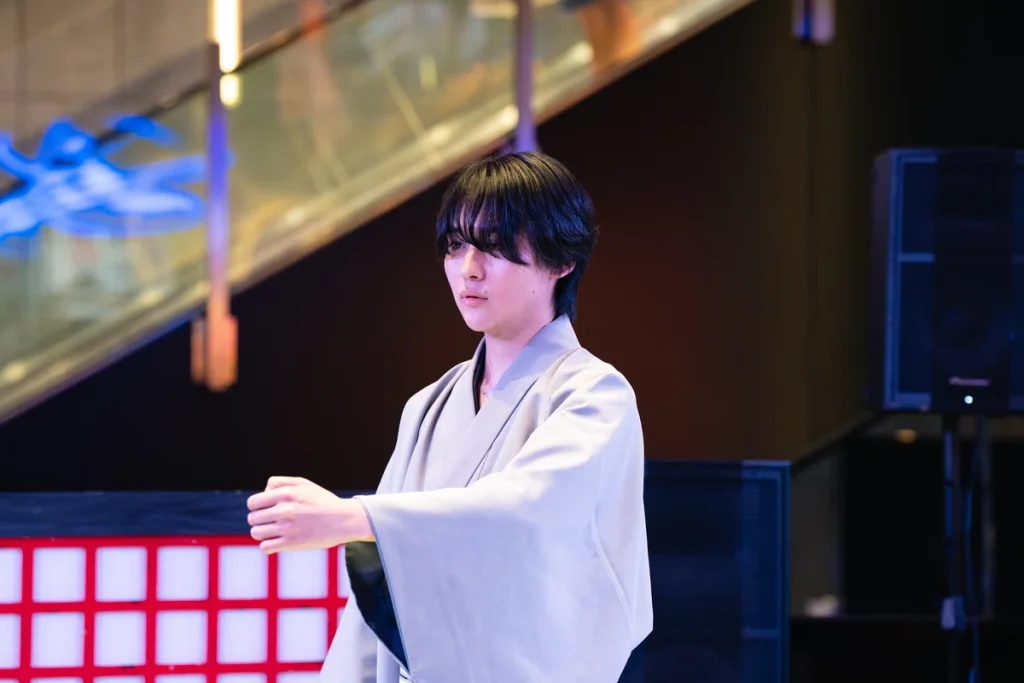 Hiito, it was his first solo appearance (Japanese Dance)