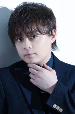 陸支配人（Riku）