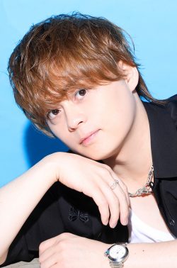 陸支配人（Riku）